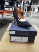 *Caprice Ladies Shoes Size: 3.5
