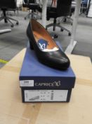 *Caprice Ladies Shoes Size: 6