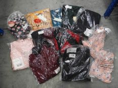 *12 Mixed Style Garments (Various Sizes)