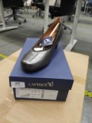 *Caprice Ladies Shoes (Metallic) Size: 6.5