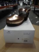 *Rose Gold Ladies Clog Style Shoes Size: 41