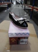 *Pin Up Ladies Shoes Size: 3