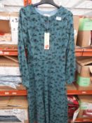 *20 Size: 10 Malory Winter Toil Dresses