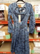 *9 Size: 10 Laurel Winter Toil Dresses