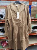 *9 Size: 18 Shannon Light Oak Dresses