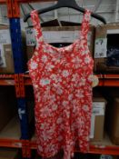 *11 Size: 8 Nicole Hawaiian Floral Tops
