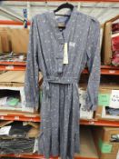 *27 Size: 14 Ivory Watercolour Floral Vintage Styl