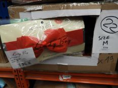 *22 Size: Medium Red Bows