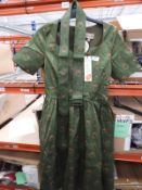 *11 Size: 14 Maisey Green Robin Festive Dresses