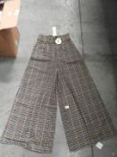 *8 Size: 14 Lindy Bop Derby Pink Check Trousers