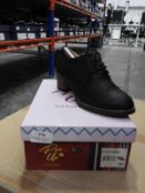 *Pin Up Ladies Shoes Size: 5