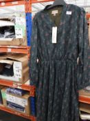 *6 Size: 16 Ivory Rose Plaid Check Dresses