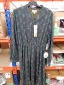 *13 Size: 14 Lindy Bop Ivory Rose Plaid Check Dres