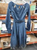 *12 Size: 14 Lindy Bop Laurel Woodland Magpie Vint