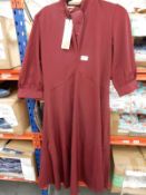 *8 Size: 18 Lyla Garnet Dresses