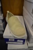 Lunar Collection Ladies Beige Deck Shoe Size: 5