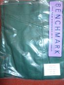 *14 Size: 40R Benchmark Bottle Green Trousers
