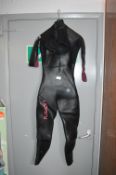 Size: WXS Fusion Ladies Wet Suit