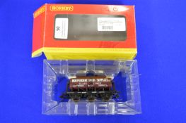 Hornby 00 Six Wheel Milk Tank - 