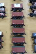 Six Bachmann 00 NE Box Vans