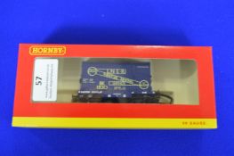 Hornby 00 LNER Conflat and Container