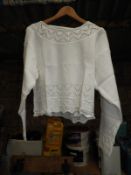 *10 Ladies White Pullovers
