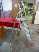 Set of Beldray Aluminium Decorators Steps