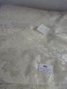 *20 Ivory Chair Covers