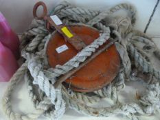 Gin Wheel with Rope