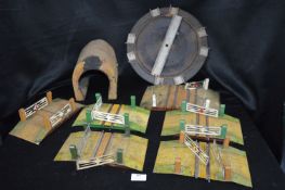 Hornby O-Gauge Level Crossings, Tunnels, Turntable, etc.