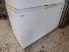 *Interlevin chest freezer (1500Wx600Dx920H)