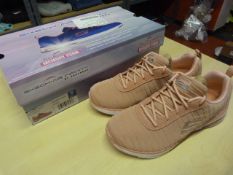 *Sketchers Air-Cool Memory Foam Shoes Size: 4