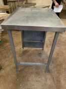 * prep table ss w 610 d x 770 h x 940