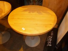 * 1 x circle table