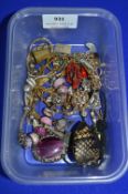 Vintage Costume Jewellery Including Brooches, etc.