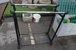 Adjustable Clothes Rail