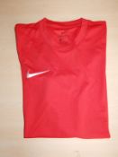 *Nike Dry Fit Size: S Red Short Sleeve Top