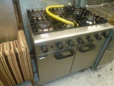 * Lincat 6 burner gas range on castors 900w x 750d x 930h