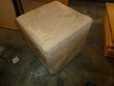 *Cream square puffs x 4