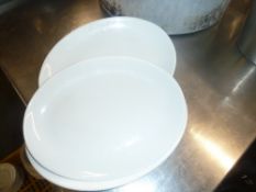 *oval plates - assorted sizes x 20 approx.