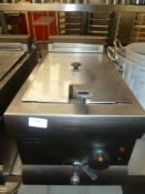 *Lincat single phase countertop fryer - one basket 300w x 600d x 335h