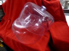 *plastic cake domes x 4