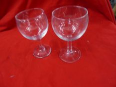 *small wine glasses x 12