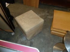 *Cream square puffs x 6