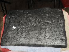 *Bath Mat (as per photograph)