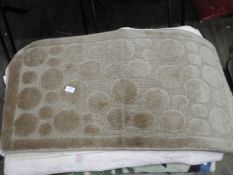 *Bath Mat (as per photograph)