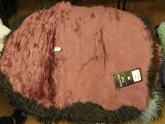 *Bath Mat (as per photograph)