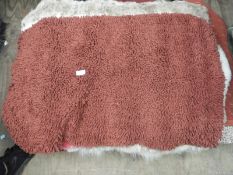 *Bath Mat (as per photograph)