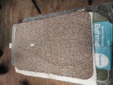 *Bath Mat (as per photograph)