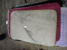 *Bath Mat (as per photograph)